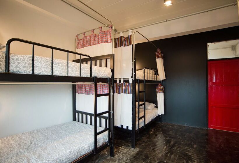 تختخواب در اتاق مشترک, Allsum Hostel