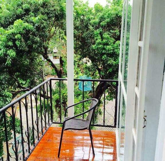 اتاق لوکس با بالکن, Nai Suan Bed And Breakfast
