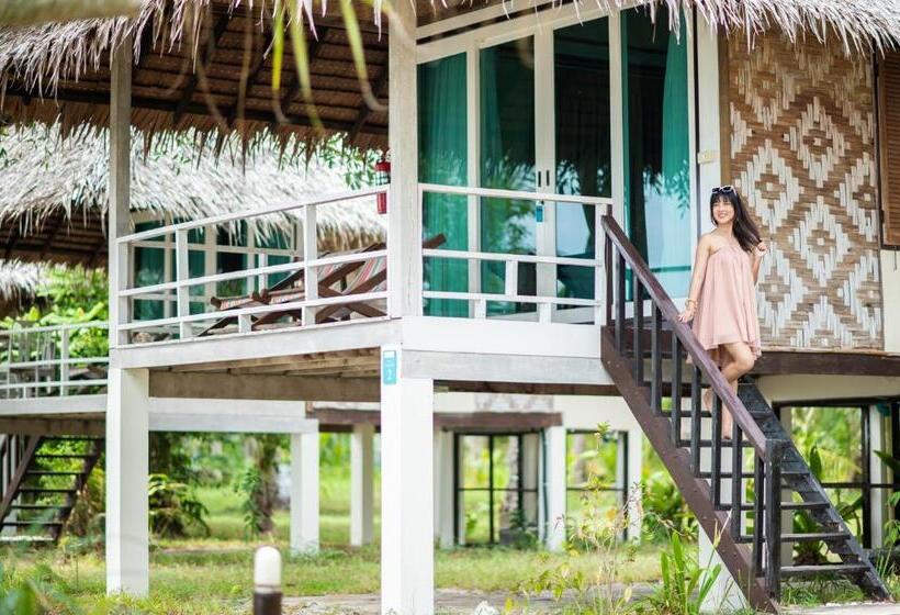 스탠다드 방갈로, Pawapi Beach Resort Koh Mook