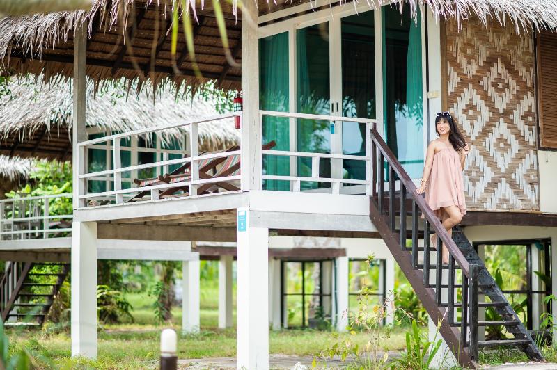 바다 전망 스탠다드 방갈로, Pawapi Beach Resort Koh Mook