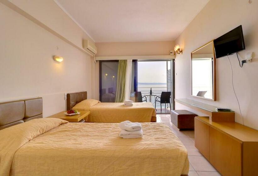 Номер Стандарт Вид на Горы, Calamos Beach Family Club