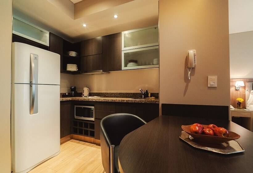 استودیوی استاندارد, Arc Arenales Studios & Suites