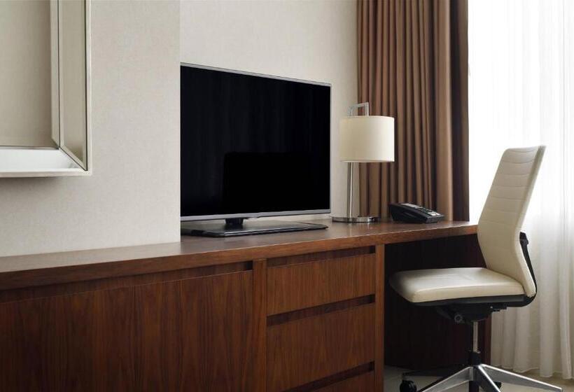 Полулюкс, Courtyard By Marriott Riyadh Olaya