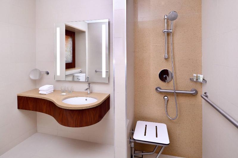 Номер Deluxe Кровать Кинг, Courtyard By Marriott Riyadh Olaya
