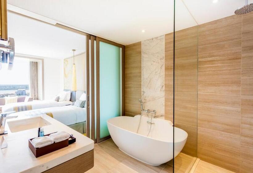 标准间带游泳池, Crowne Plaza Vientiane, An Ihg