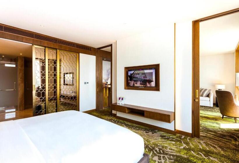 带双人大床的行政管理套房, Crowne Plaza Vientiane, An Ihg