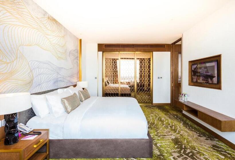 带大床的套房, Crowne Plaza Vientiane, An Ihg