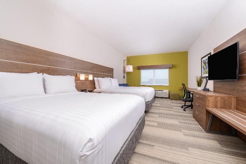 Люкс, Holiday Inn Express & Suites   St. Petersburg   Madeira Beach, An Ihg
