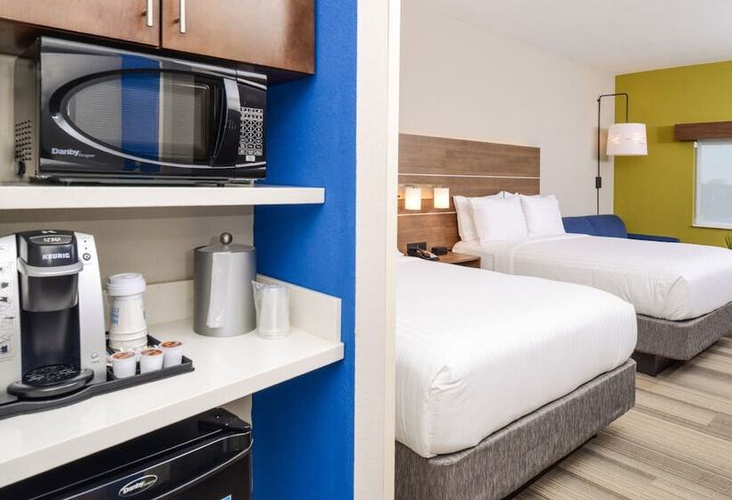 Люкс, Holiday Inn Express & Suites   St. Petersburg   Madeira Beach, An Ihg