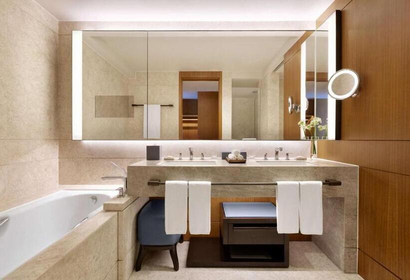 سوئیت اجرایی با تخت کینگ, Kerry Hotel, Hong Kong