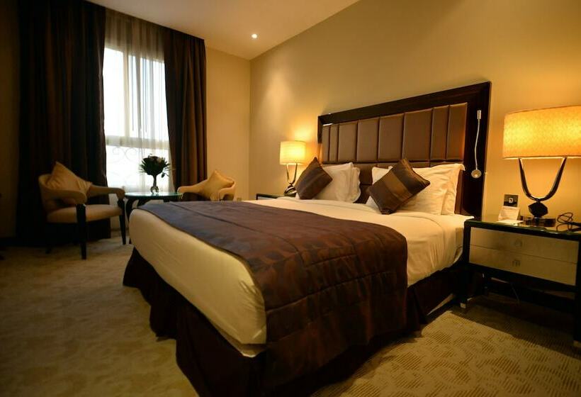 اتاق لوکس, Strato Hotel By Warwick