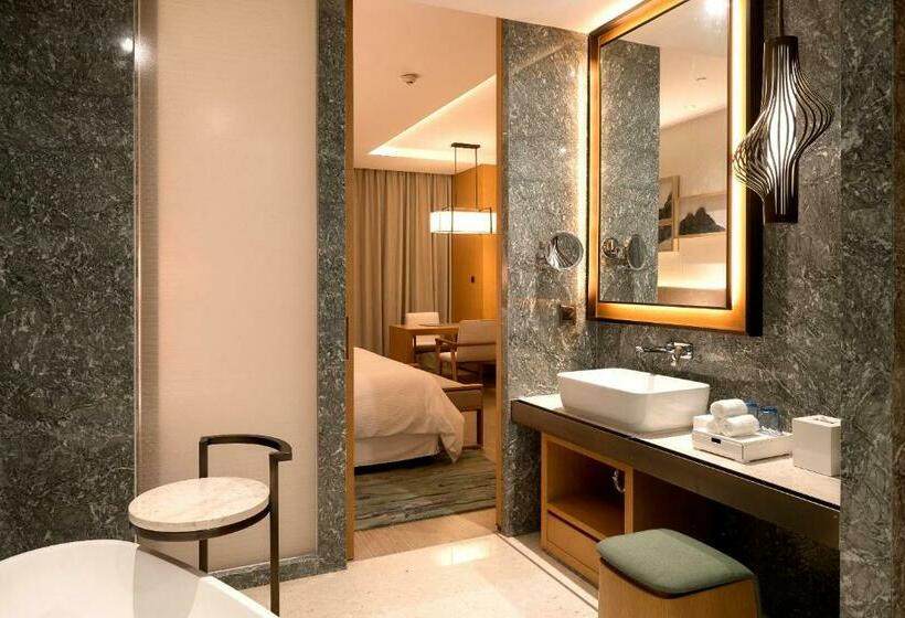Номер Deluxe Вид на Море, The Westin Shimei Bay Resort