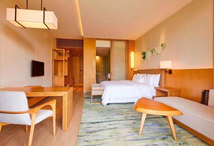 Номер Deluxe Вид на Море, The Westin Shimei Bay Resort
