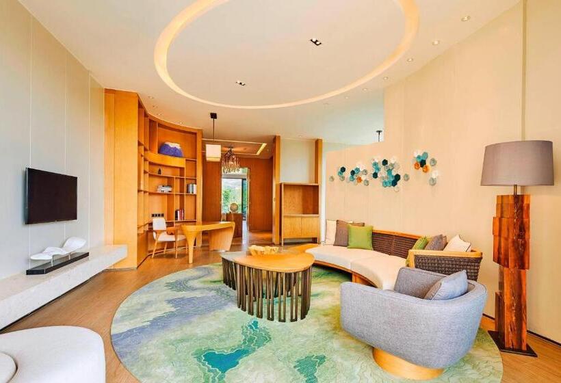 Люкс Повышенной Комфортности, The Westin Shimei Bay Resort