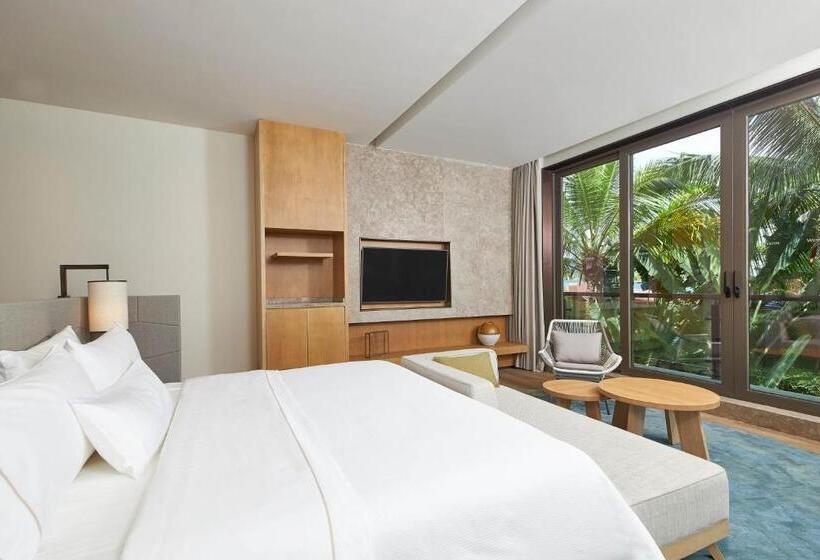 Вилла 3 Спальни с Бассейном, The Westin Shimei Bay Resort