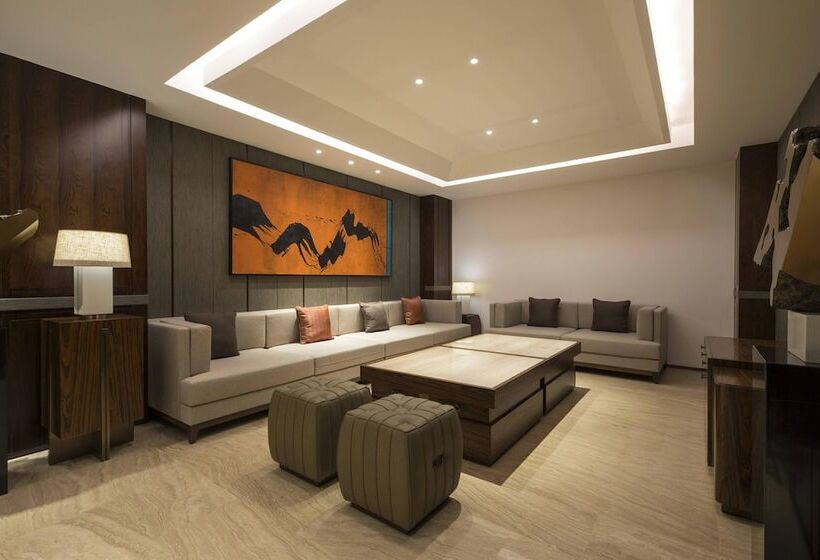 Вилла 3 Спальни, The Westin Shimei Bay Resort