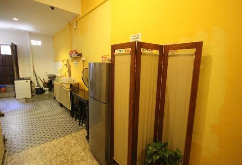 Номер Стандарт Совместная Ванная, Cocoa Mews Cafe & Homestay   Hostel