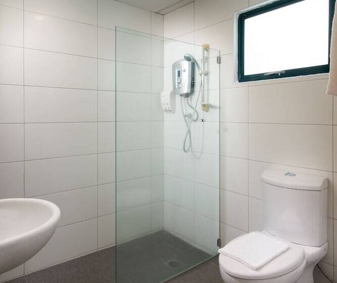Апартаменты Deluxe 2 Спальни, Golden View Serviced Apartment