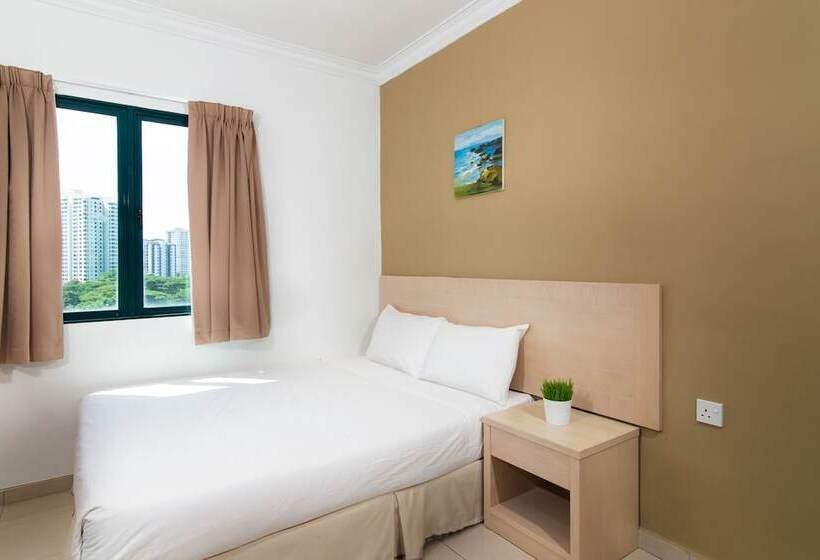 Апартаменты Deluxe 3 Спальни, Golden View Serviced Apartment