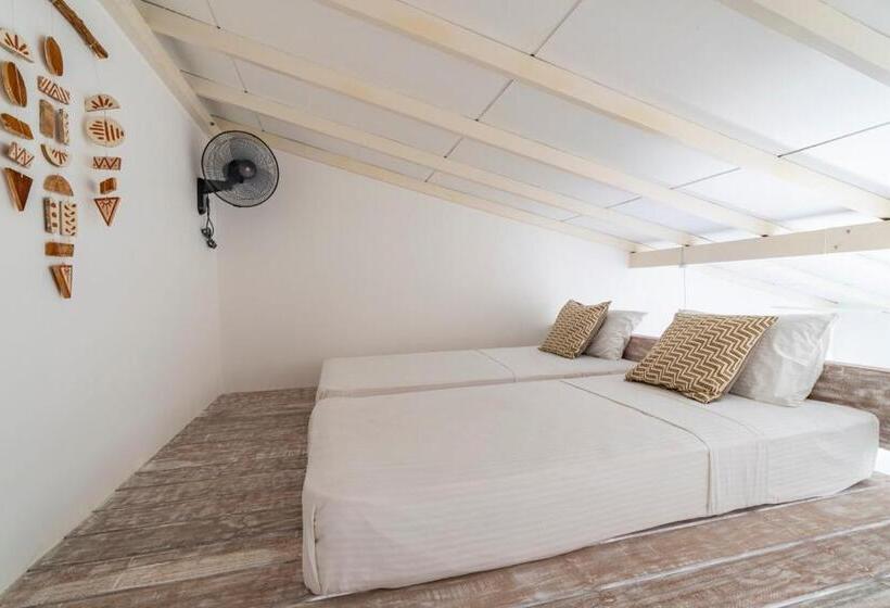共用房间的床, Global Surf Lodge Kabalana