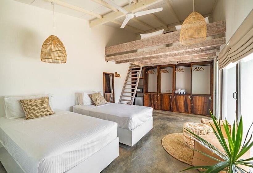 共用房间的床, Global Surf Lodge Kabalana