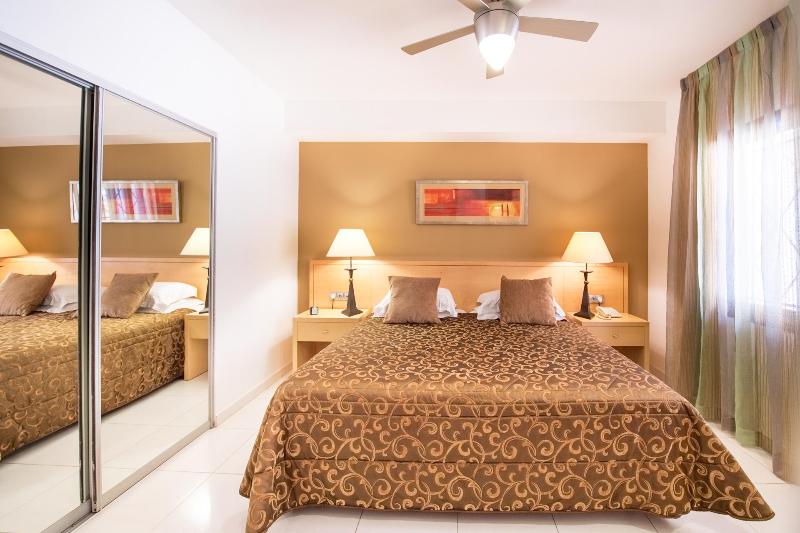 带2个卧室带海景的公寓, Hollywood Mirage   Excel Hotels & Resorts