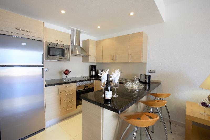 Apartament 2 Dormitoare cu Priveliște către Mare, Hollywood Mirage   Excel Hotels & Resorts