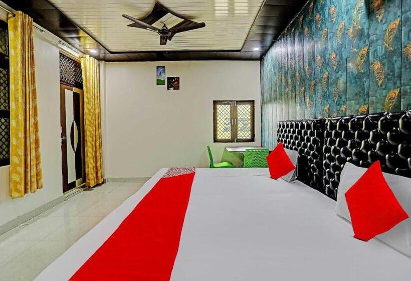 Трехместный Номер Классика, Oyo Flagship K1 Hotel And Restaurant