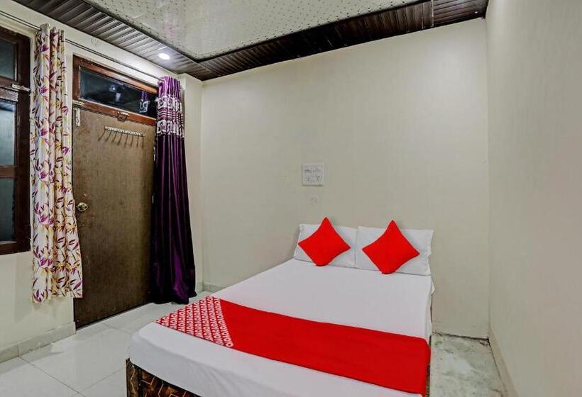 Трехместный Номер Классика, Oyo Flagship K1 Hotel And Restaurant