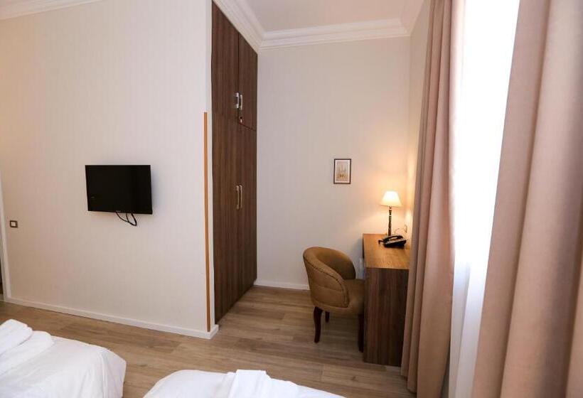 수피리어 트리플 룸, Hermes Tirana