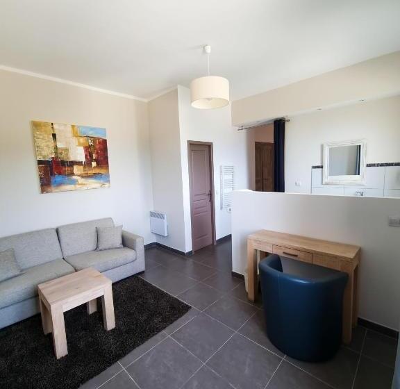 Люкс Повышенной Комфортности, Hôtel Villa Les Orangers