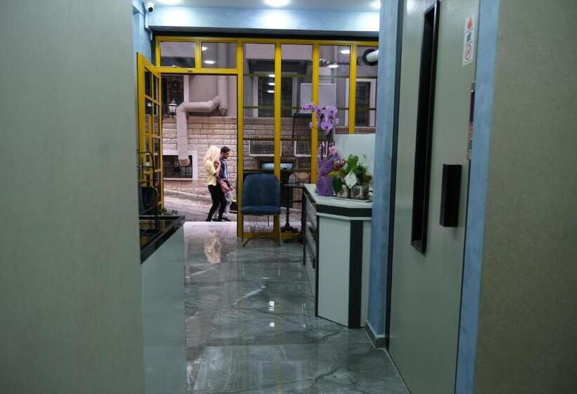 标准间, Yellow Mansion