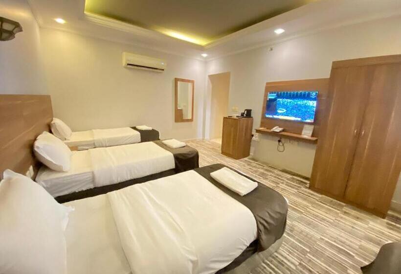 Habitació Triple Estàndard, فندق زهرة الياسر