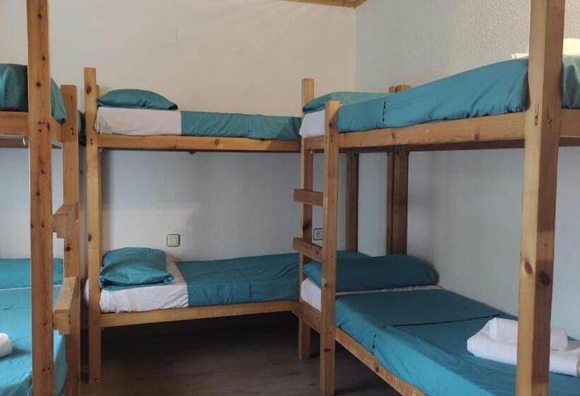 Четырехместный Номер Стандарт, Albergue Tritón   Villanúa
