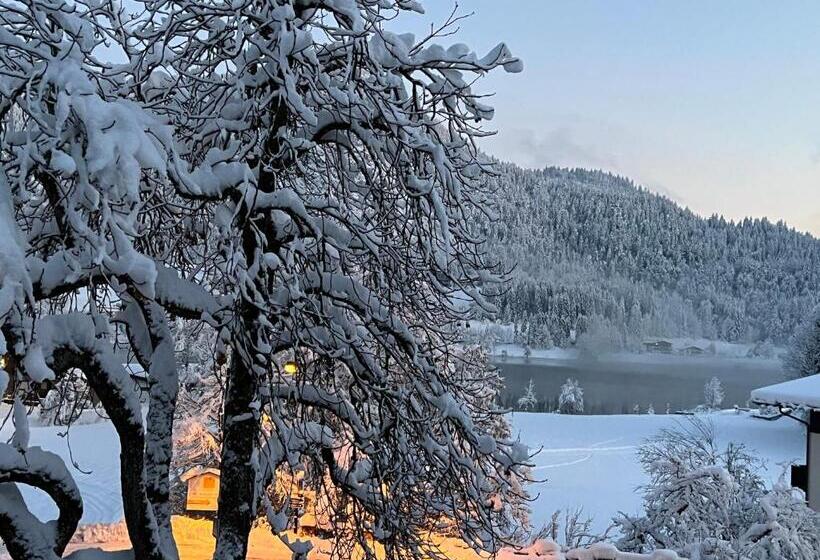 1 Bedroom Apartment Lake View, Ferienapartment Residenz Weisses Rössl Am See
