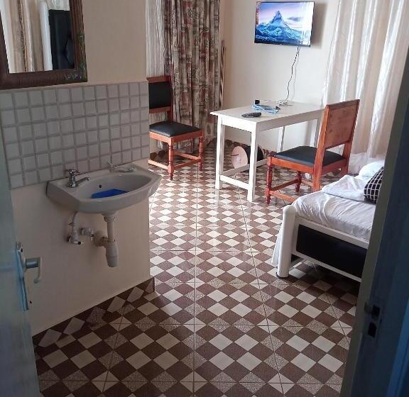 اتاق استاندارد یک نفره, Voi Highway Bnb