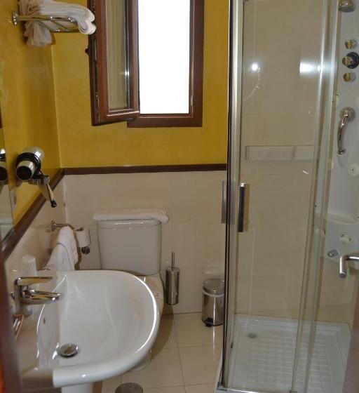 エコノミールーム, Hostal Al Andalus
