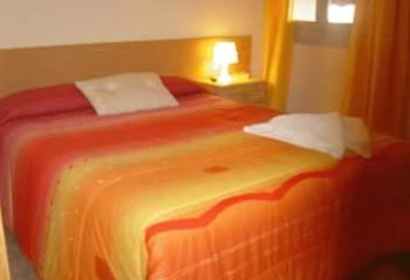 اتاق استاندارد سه نفره, Hostal Emilio Barajas