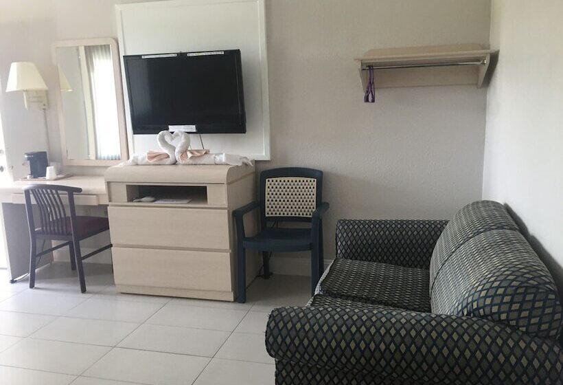 带2个双人床的标准工作室, Apollo Inn   Cocoa