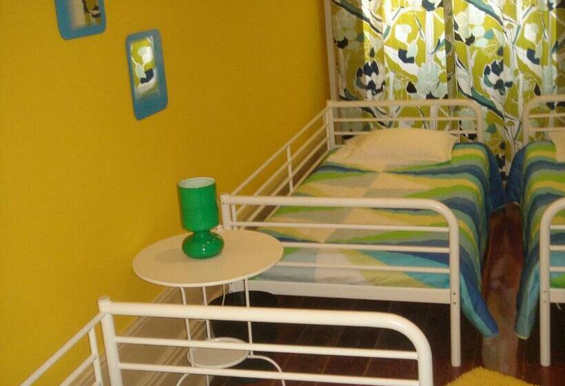 스탠다드 트리픔 룸 공동욕실, Coolhostel