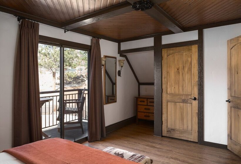 Хижина, The Landing At Estes Park