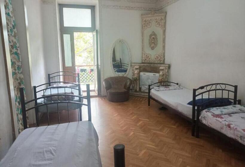 מיטה בחדר משותף, Mini Budget Baku Hostel