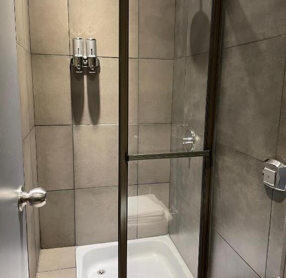 Standard room with outdoor bath, Mons Hostel