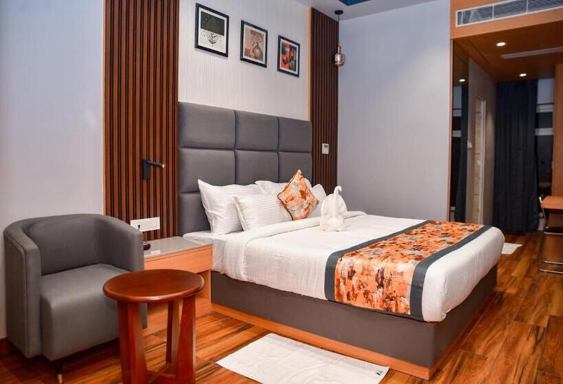 Номер Deluxe, Grand Savera