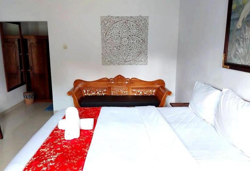 Номер Deluxe с Балконом, Villa Popolan And Guest House