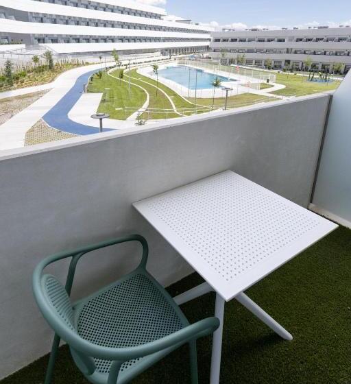 Студия Стандарт, Student Experience Madrid Pozuelo   Luxury Hostel