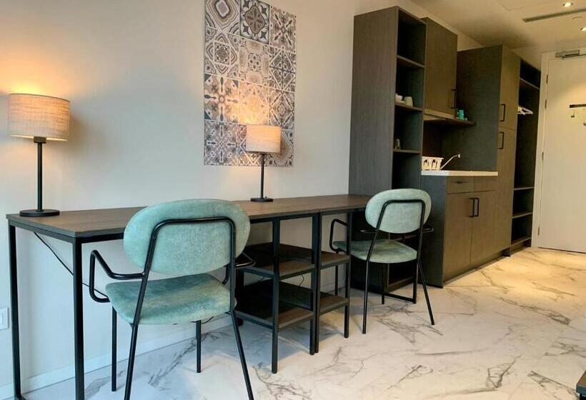 Номер Economy, Student Experience Madrid Pozuelo   Luxury Hostel