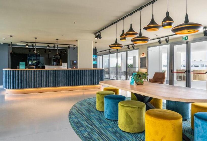 Номер Economy, Student Experience Madrid Pozuelo   Luxury Hostel