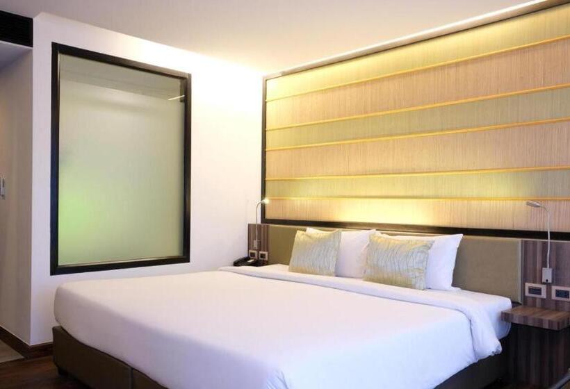 带阳台套房, The Beach Heights Condotel Kata 500 Meters To Kata Beach