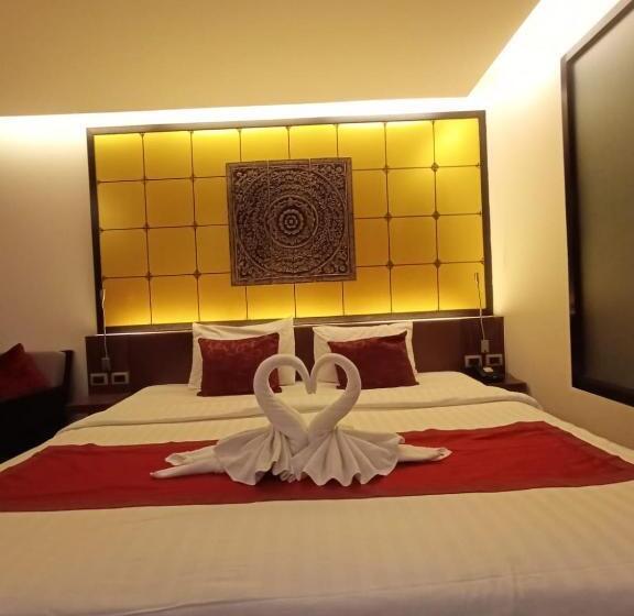 带阳台套房, The Beach Heights Condotel Kata 500 Meters To Kata Beach